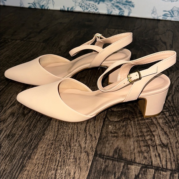 Elegant Nude Women's Heels - Picture 5 of 6